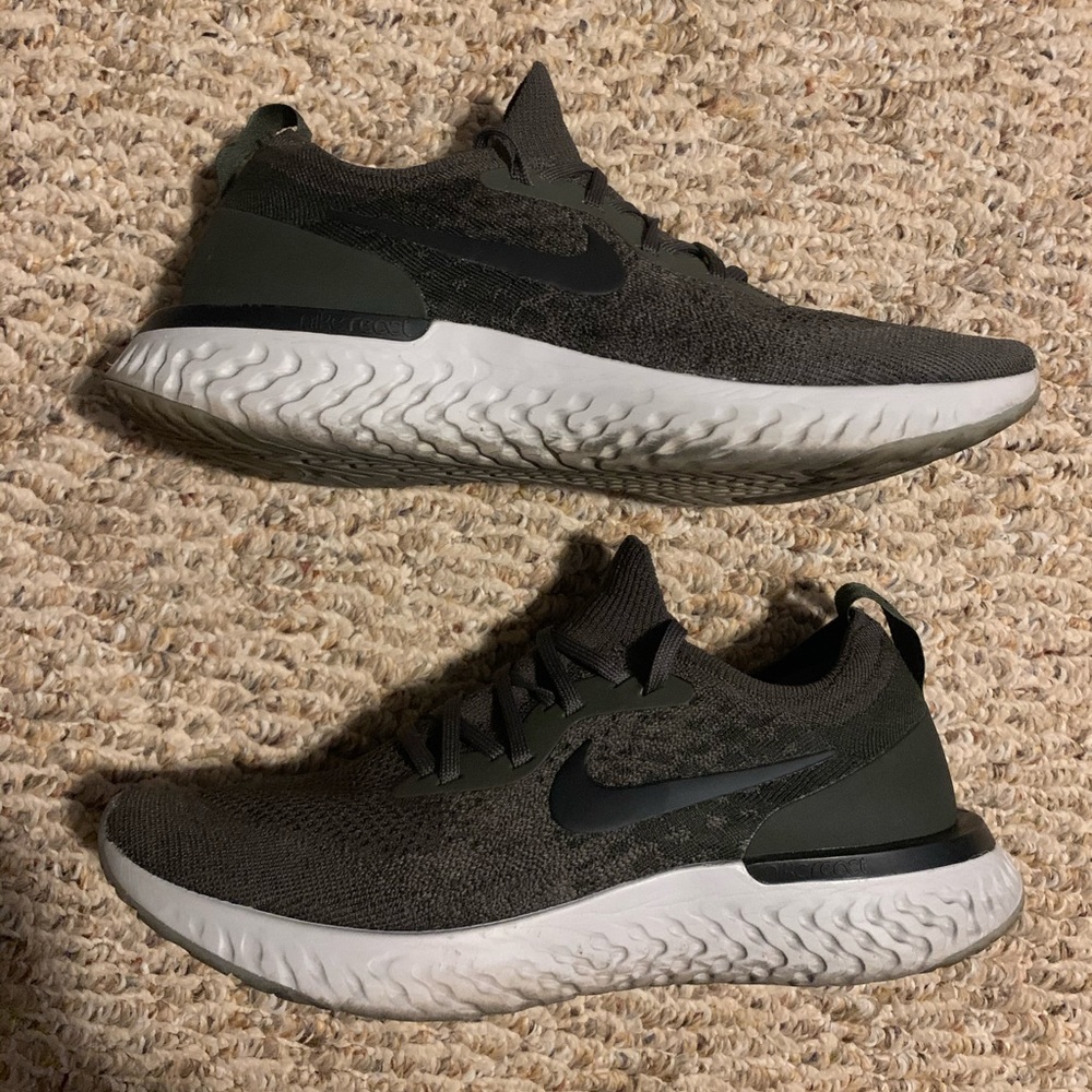 Nike Epic React Flyknit Olive